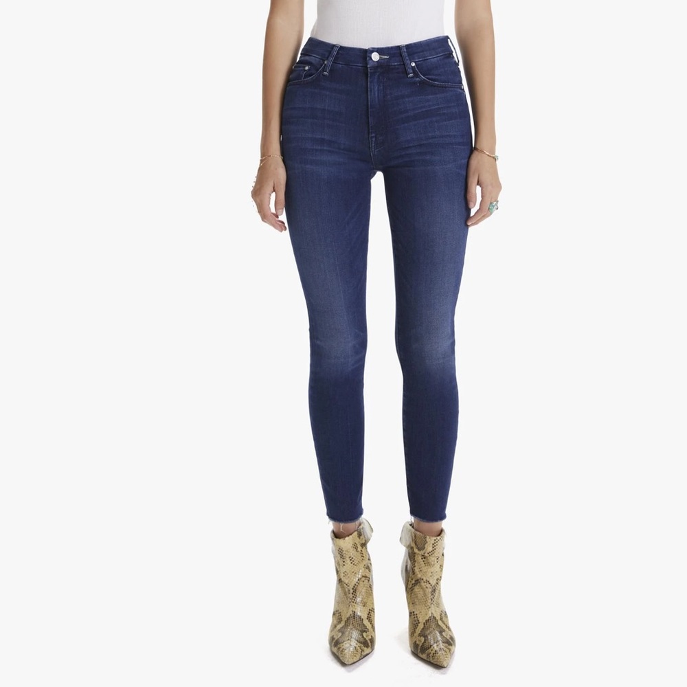 Mother High Waisted Looker Ankle Fray in Tongue And Chic